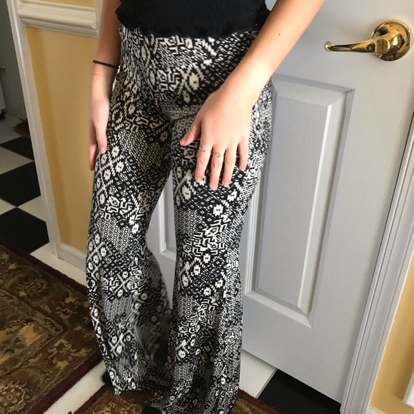 Patterned Flare Pants - Picture 2 of 4